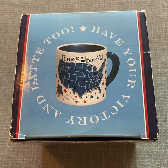 Democratic Dream: Heat Changing Mug - Picture 5 of 10